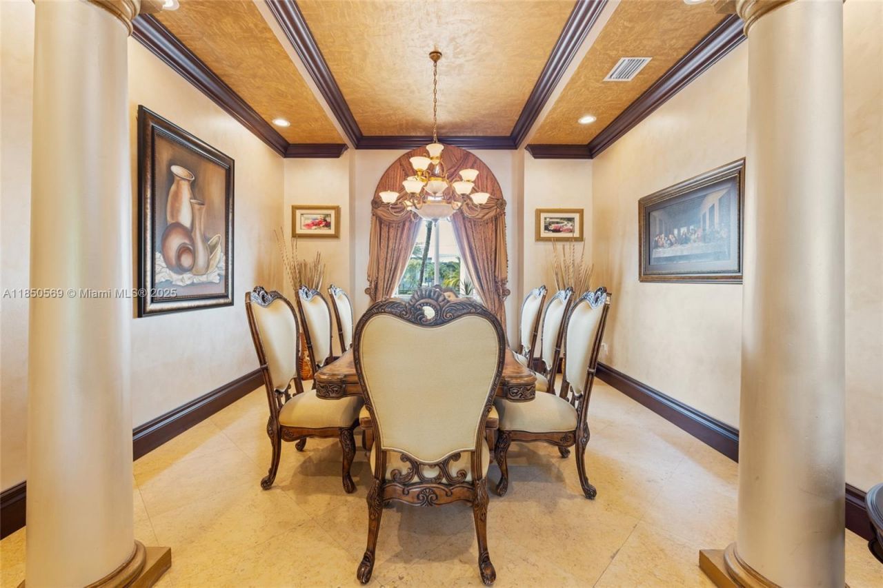 9861 NW 135th St, Hialeah Gardens, FL 33018 Photo