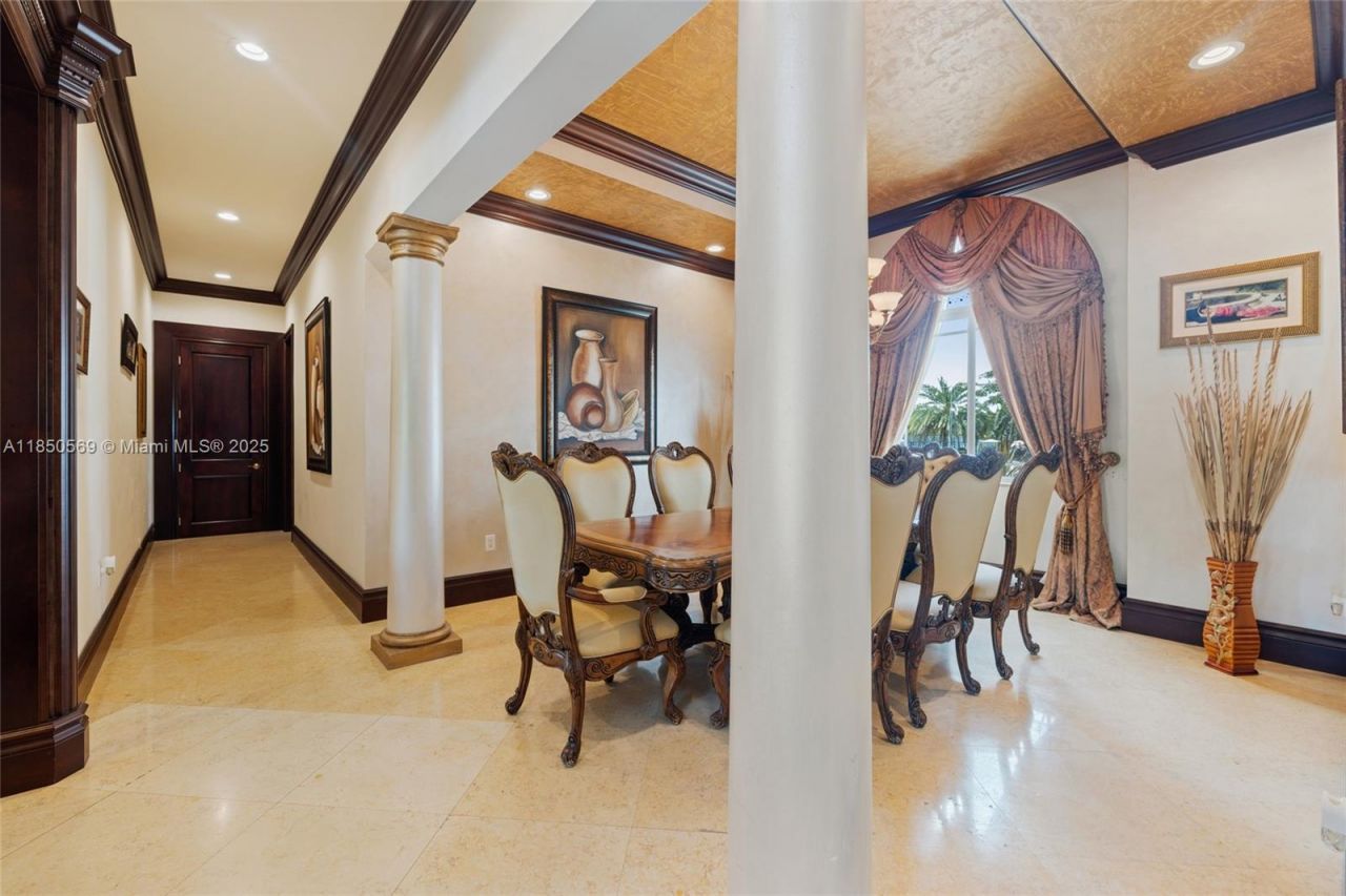 9861 NW 135th St, Hialeah Gardens, FL 33018 Photo