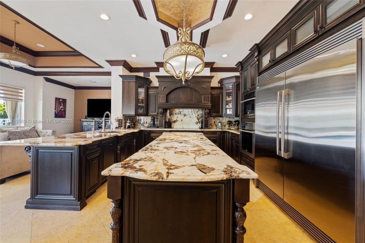 9861 NW 135th St, Hialeah Gardens, FL 33018 Photo