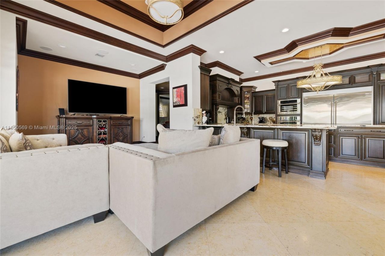 9861 NW 135th St, Hialeah Gardens, FL 33018 Photo