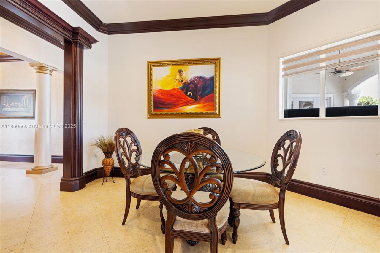 9861 NW 135th St, Hialeah Gardens, FL 33018 Photo