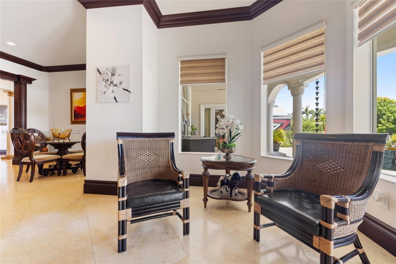 9861 NW 135th St, Hialeah Gardens, FL 33018 Photo