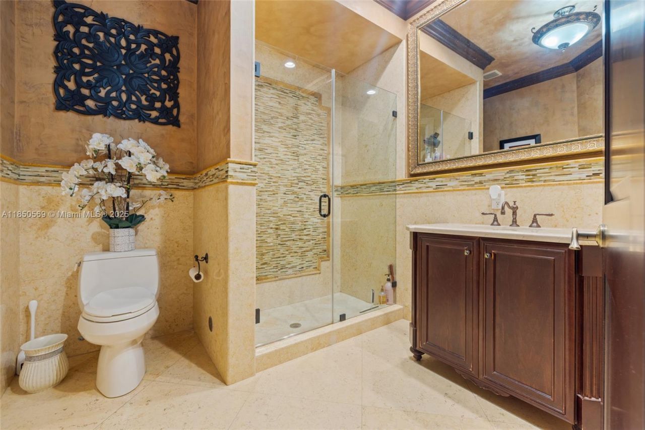 9861 NW 135th St, Hialeah Gardens, FL 33018 Photo