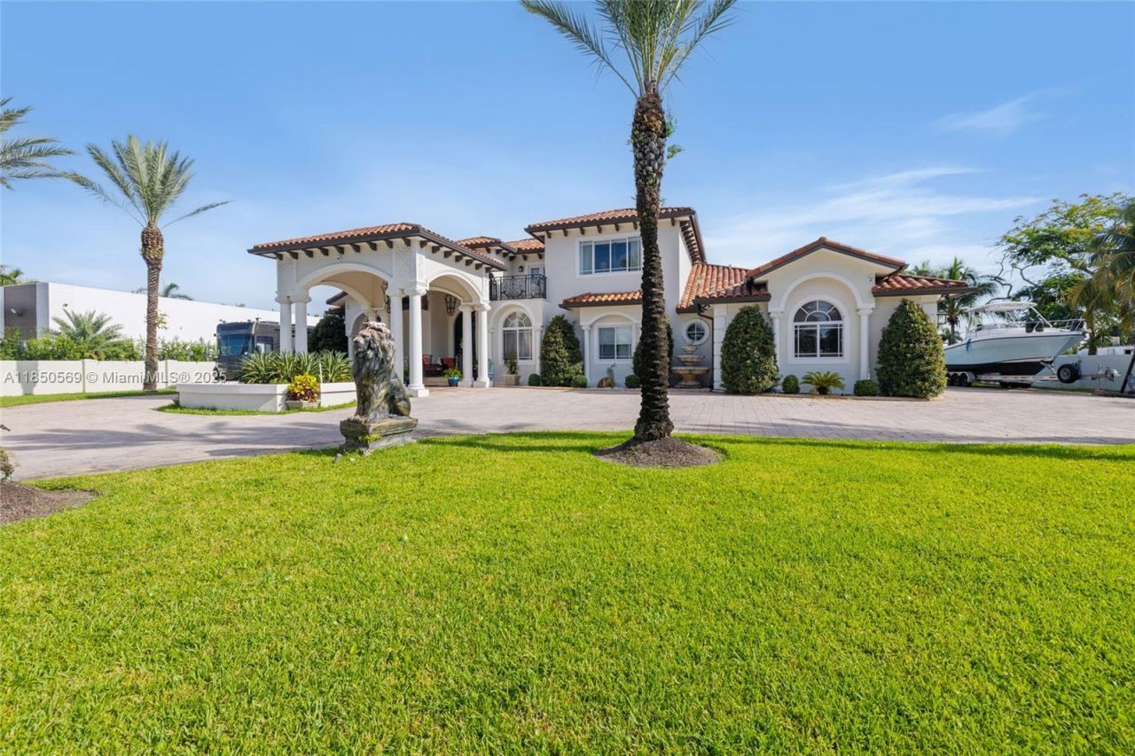 9861 NW 135th St, Hialeah Gardens, FL 33018 Photo