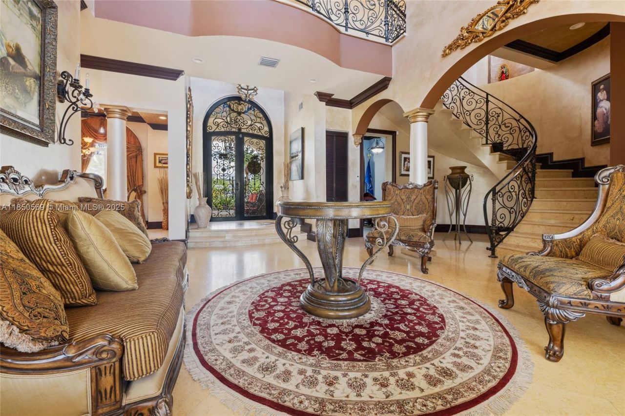 9861 NW 135th St, Hialeah Gardens, FL 33018 Photo