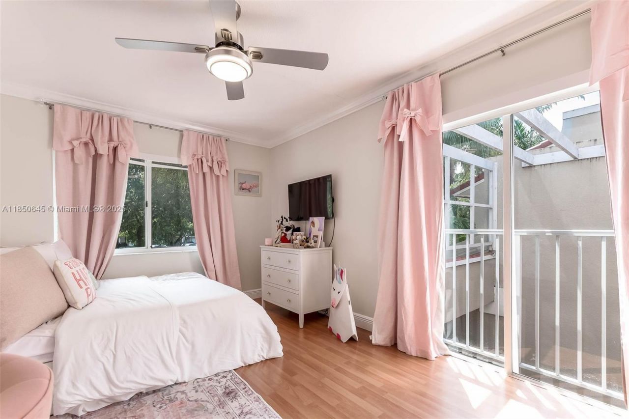 5224 NW 103rd Ave, Doral, FL 33178 Photo