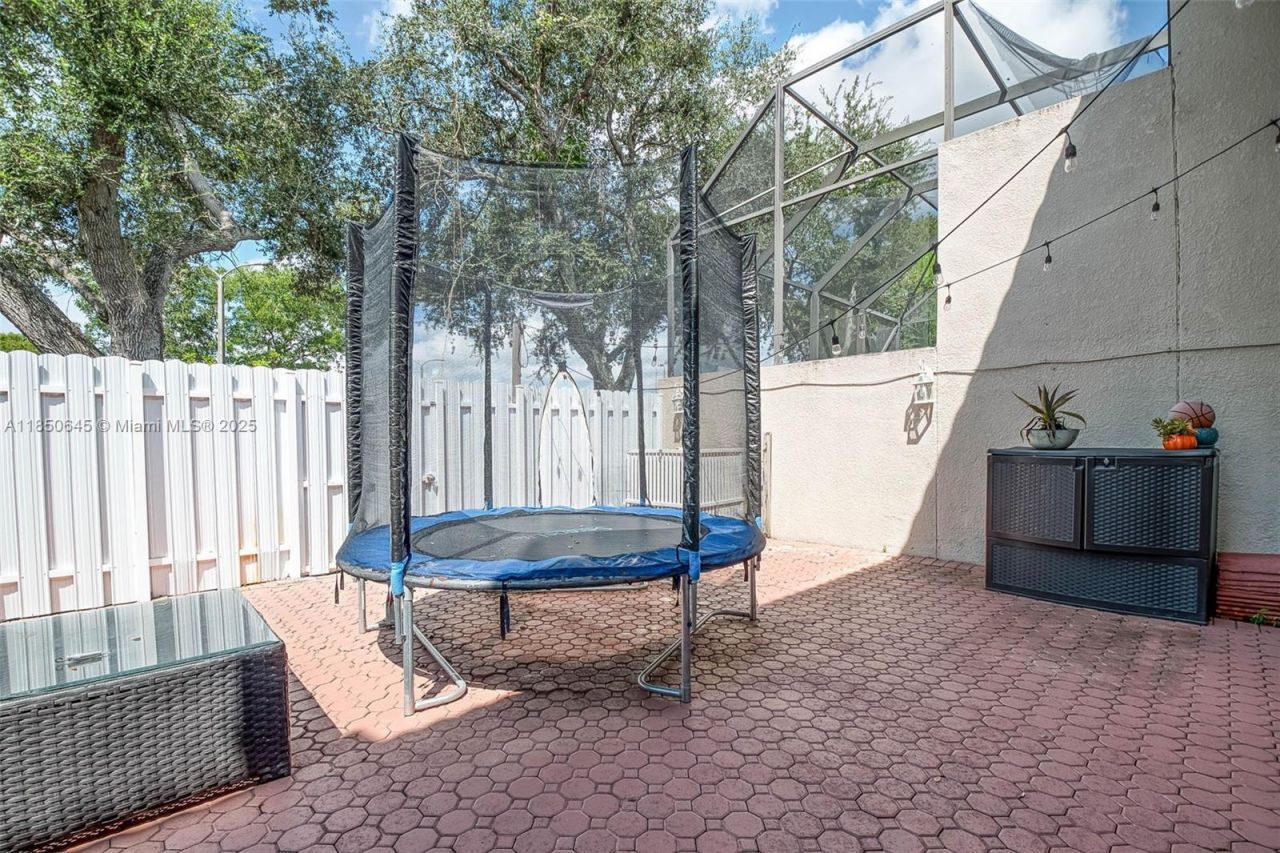 5224 NW 103rd Ave, Doral, FL 33178 Photo