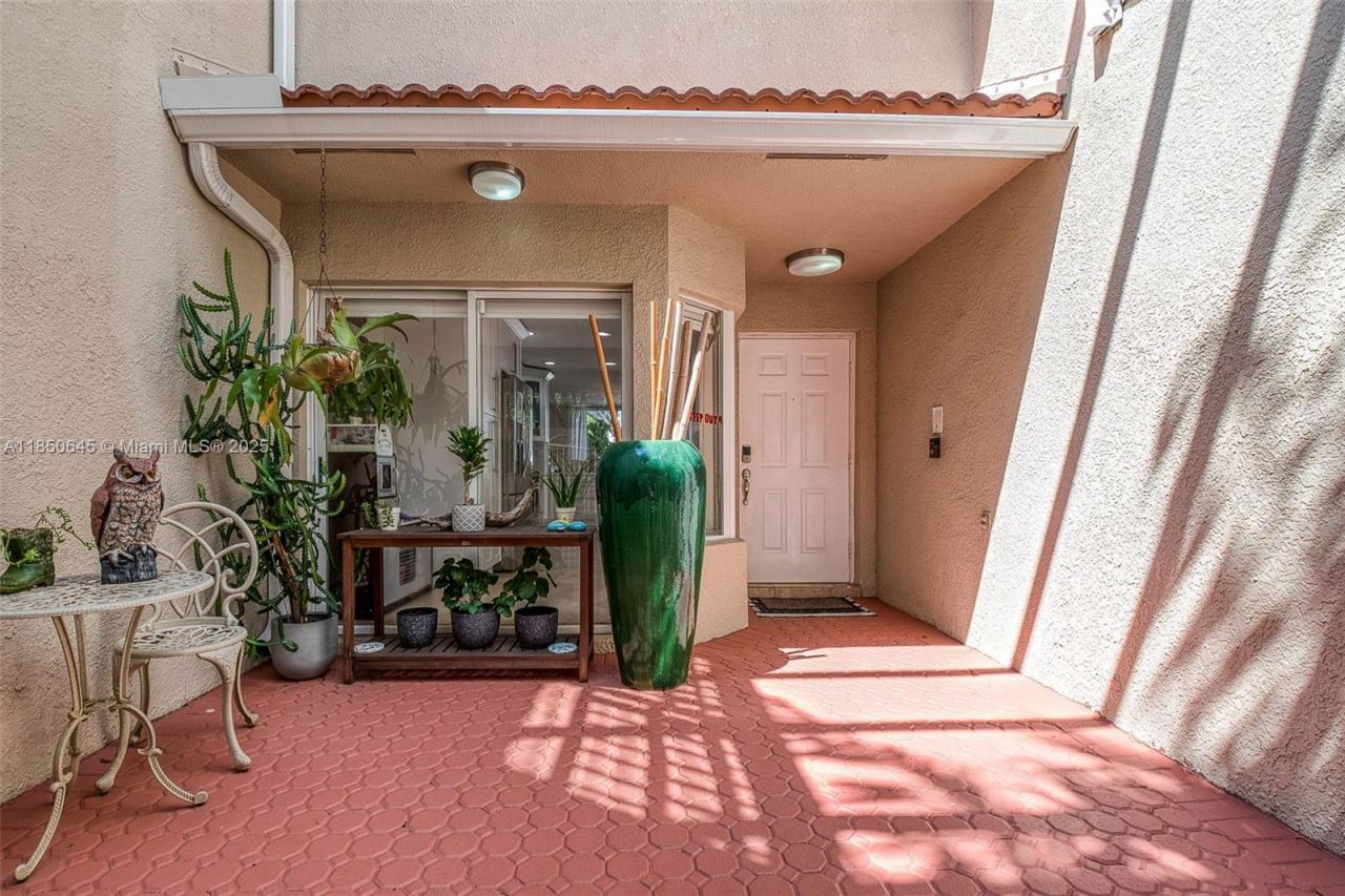 5224 NW 103rd Ave, Doral, FL 33178 Photo