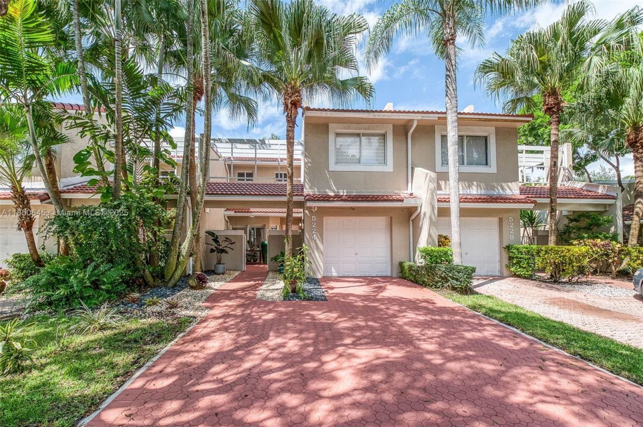 5224 NW 103rd Ave, Doral, FL 33178 Photo