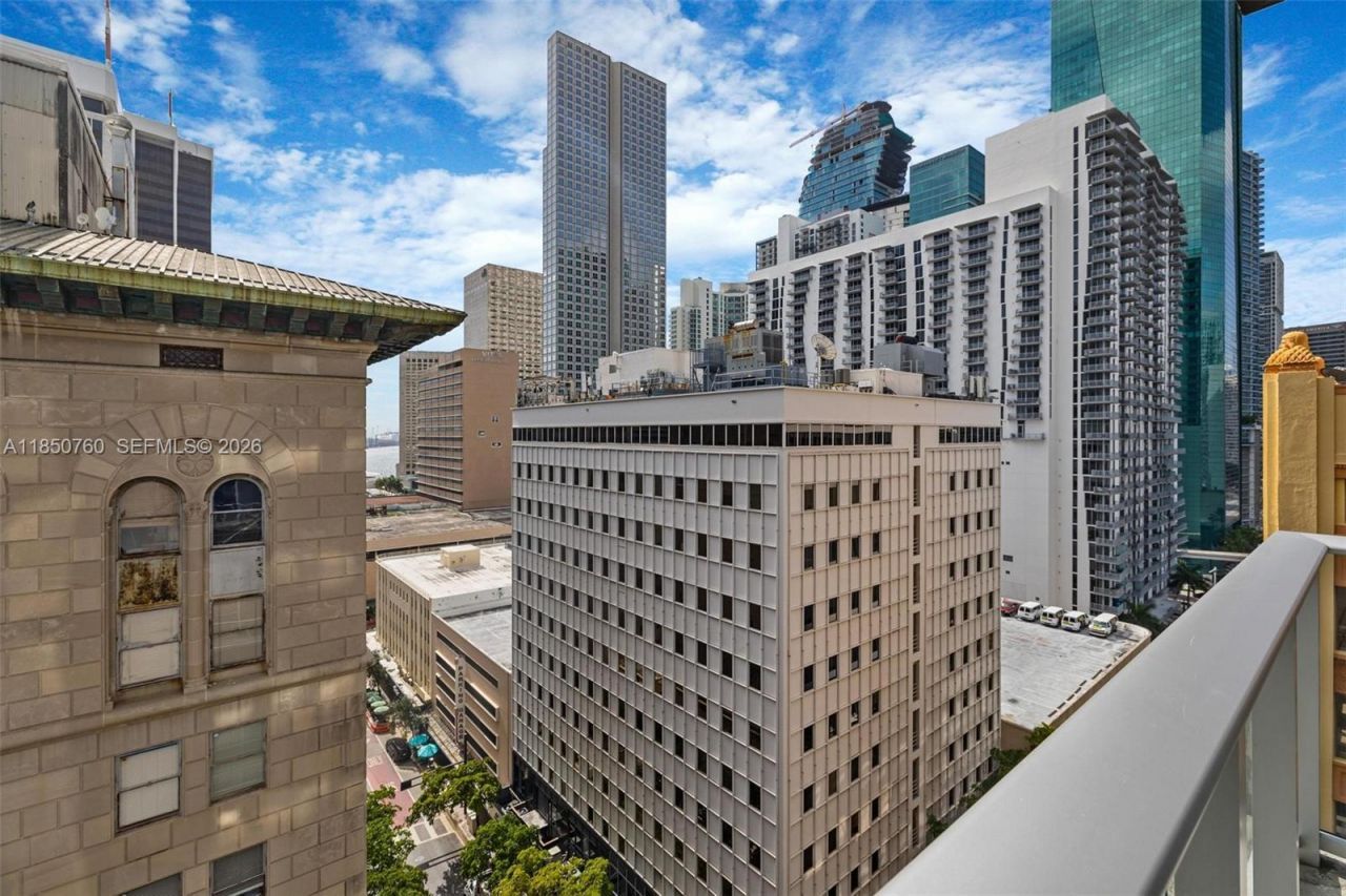 151 SE 1st St, Unit 401, Miami, FL 33131 Photo