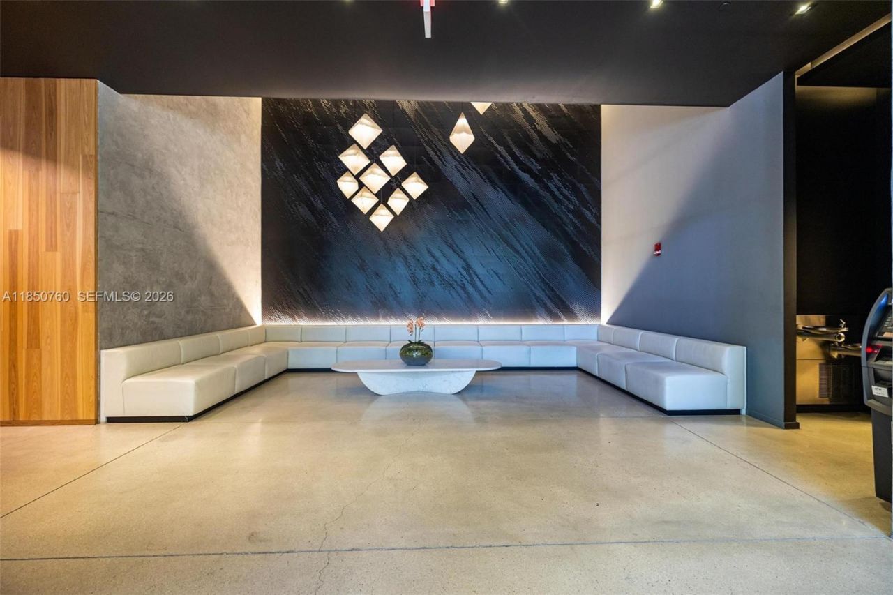 151 SE 1st St, Unit 401, Miami, FL 33131 Photo