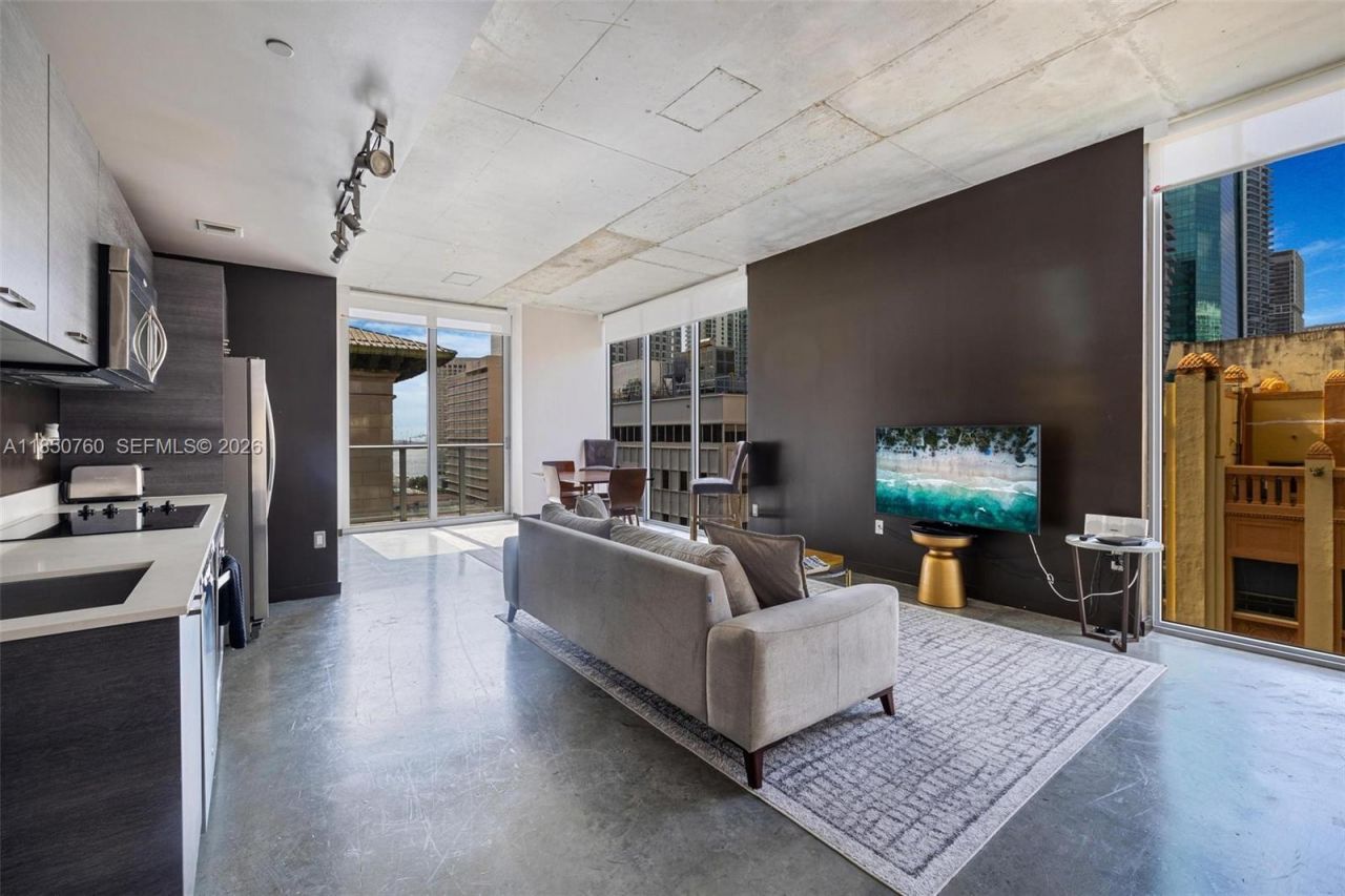 151 SE 1st St, Unit 401, Miami, FL 33131 Photo