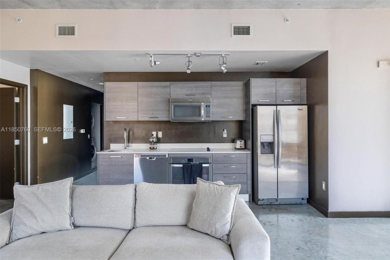 151 SE 1st St, Unit 401, Miami, FL 33131 Photo