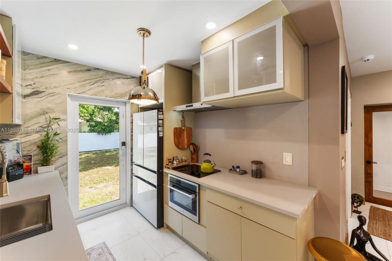 1130 NW 57th St, Miami, FL 33127 Photo