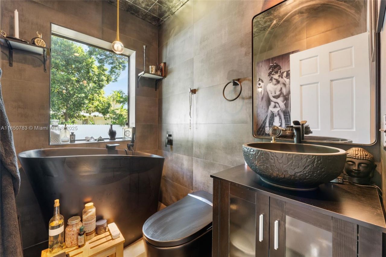 1130 NW 57th St, Miami, FL 33127 Photo