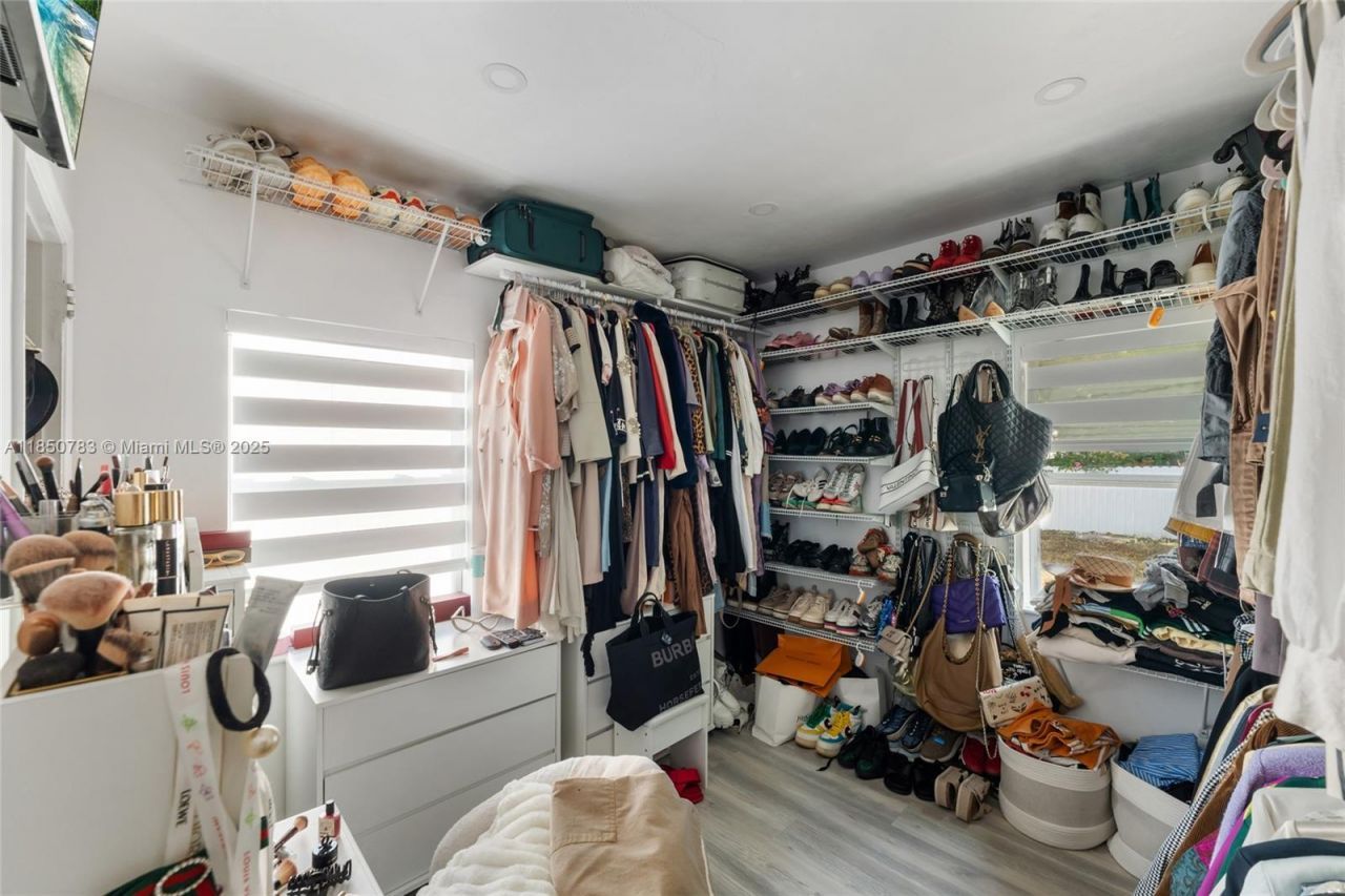 1130 NW 57th St, Miami, FL 33127 Photo