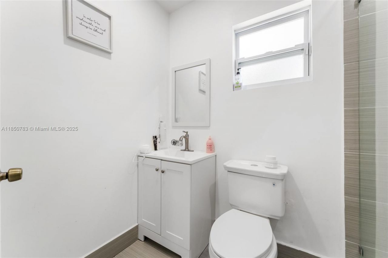 1130 NW 57th St, Miami, FL 33127 Photo