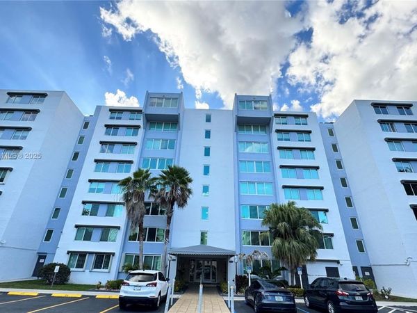 9125 SW 77th Ave, Unit 103, Miami, FL 33156