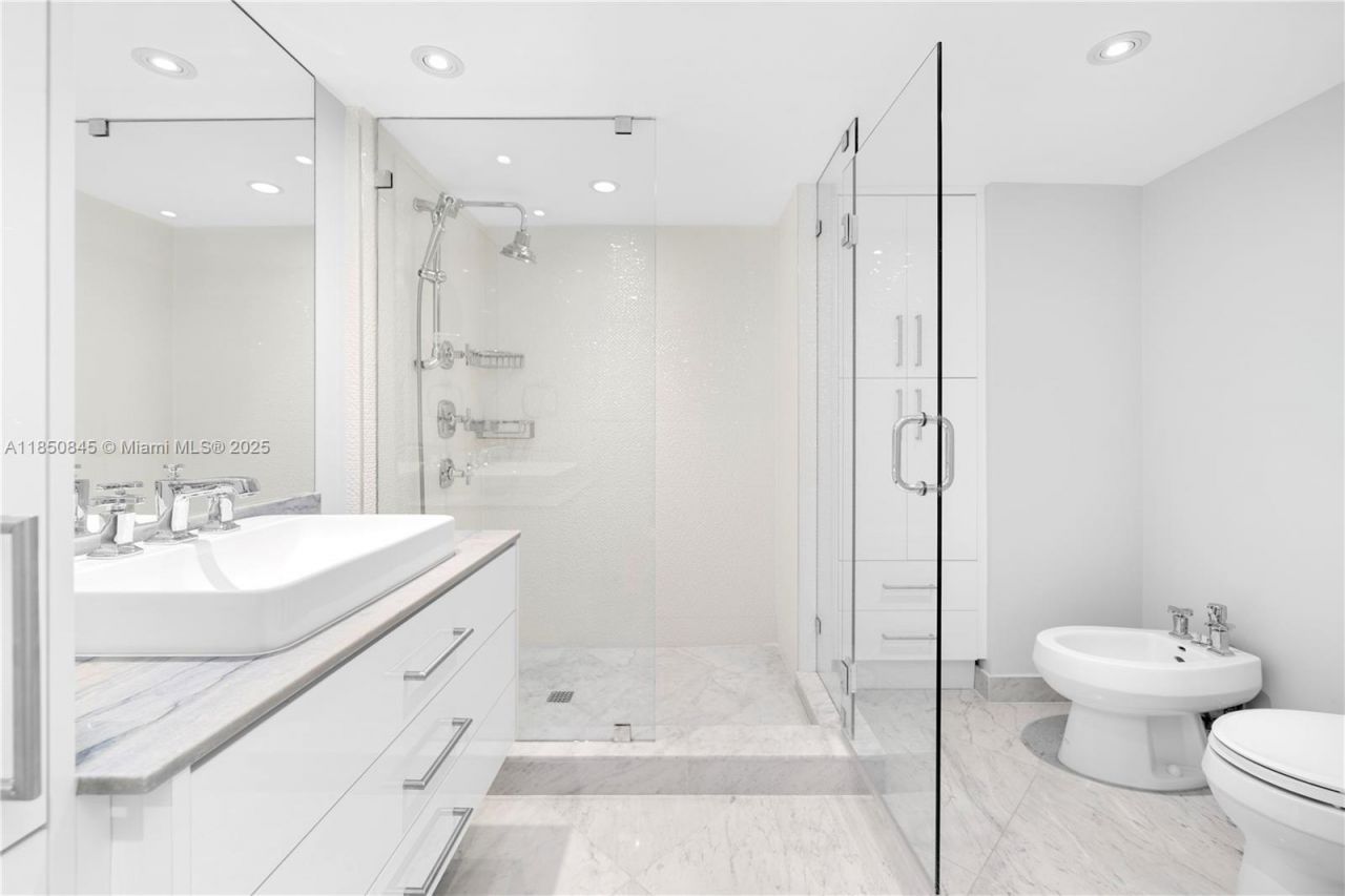 1558 NE Quayside Ter, Unit D10, Miami, FL 33138 Photo