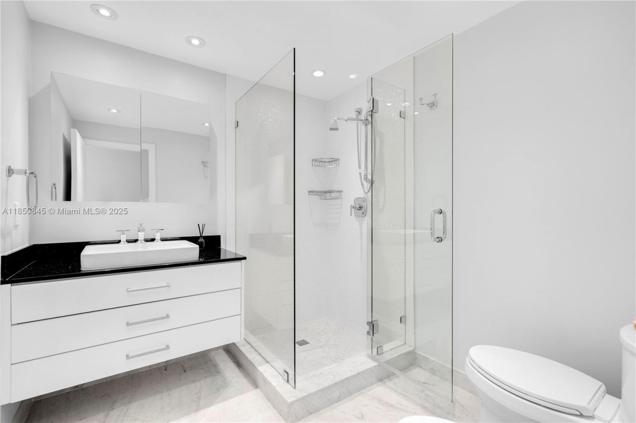 1558 NE Quayside Ter, Unit D10, Miami, FL 33138 Photo