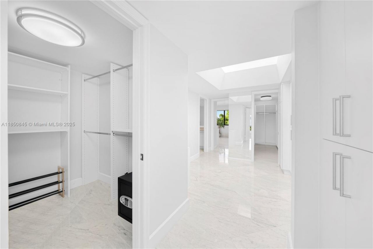 1558 NE Quayside Ter, Unit D10, Miami, FL 33138 Photo