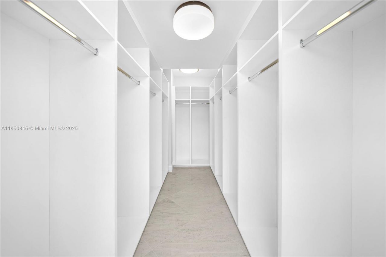 1558 NE Quayside Ter, Unit D10, Miami, FL 33138 Photo