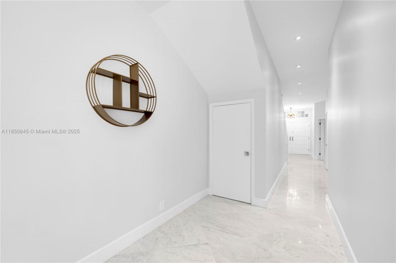 1558 NE Quayside Ter, Unit D10, Miami, FL 33138 Photo