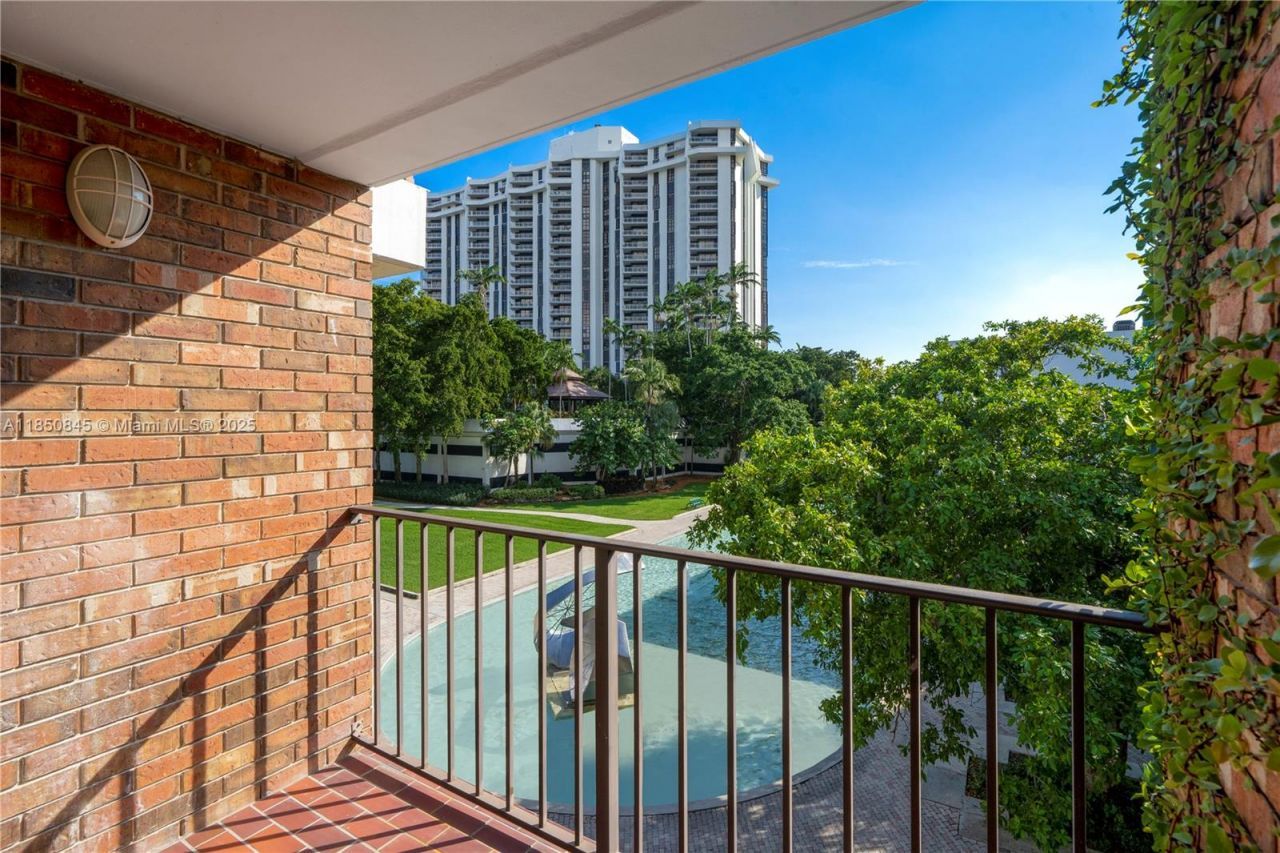 1558 NE Quayside Ter, Unit D10, Miami, FL 33138 Photo