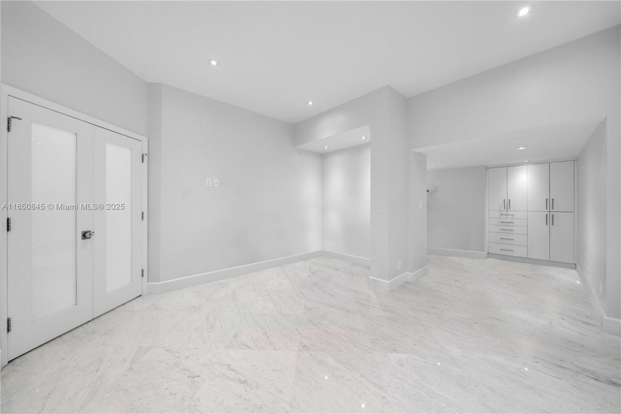 1558 NE Quayside Ter, Unit D10, Miami, FL 33138 Photo