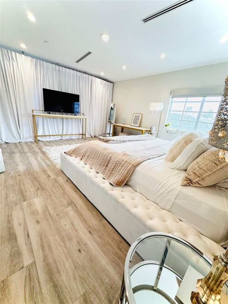 8035 Abbott Av, Miami Beach, FL 33141 Photo