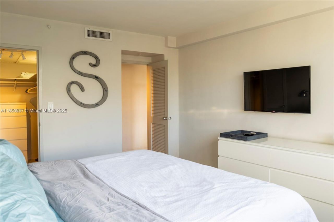 1500 Bay Rd, Unit 1464S, Miami Beach, FL 33139 Photo