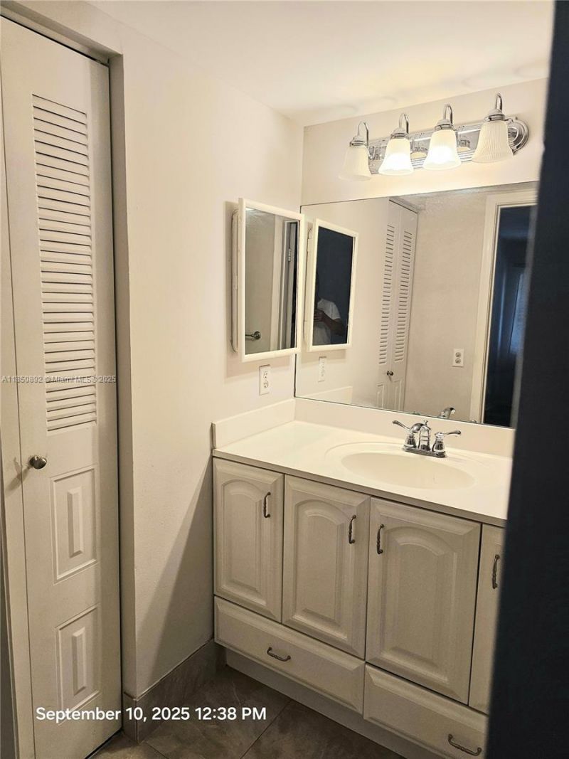 251 SW 132 Way, Unit 417H, Pembroke Pines, FL 33027 Photo