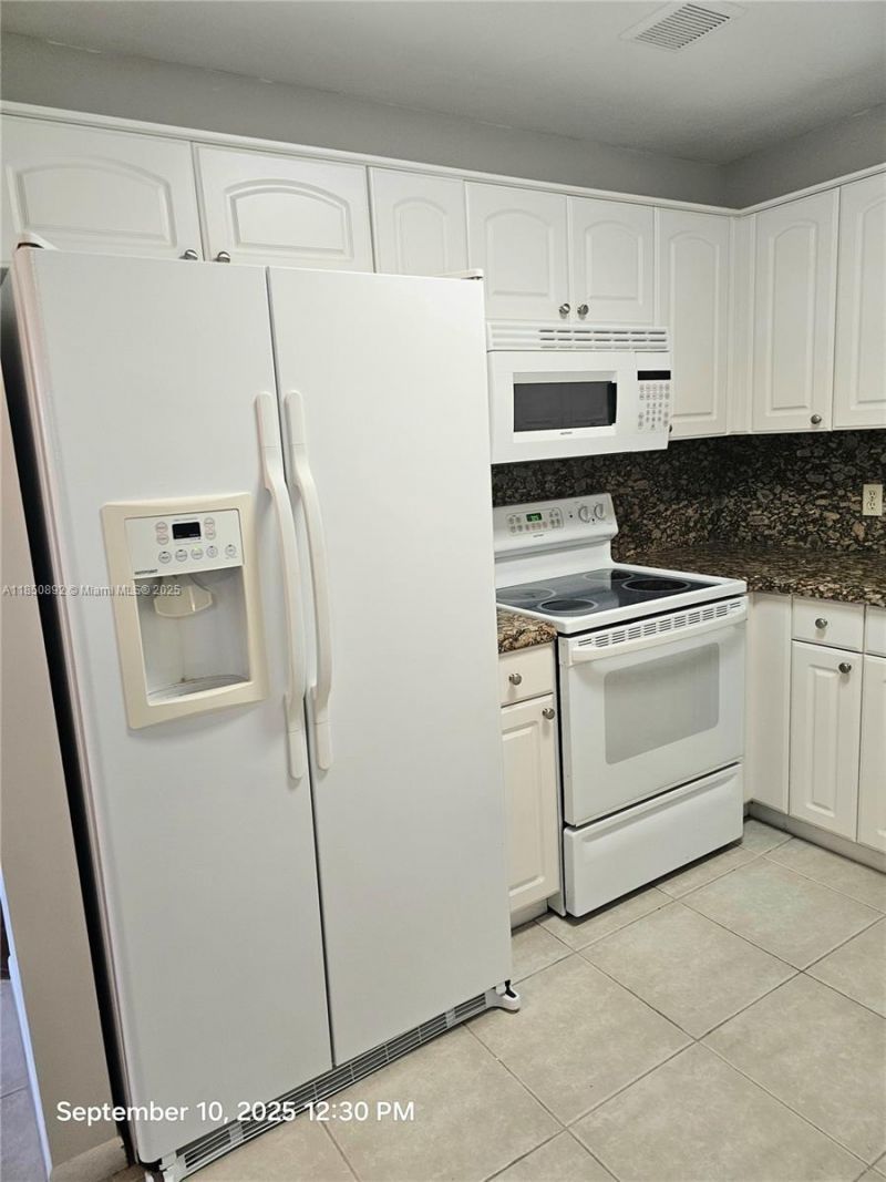 251 SW 132 Way, Unit 417H, Pembroke Pines, FL 33027 Photo