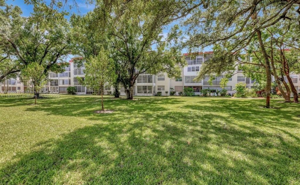 3001 NW 48th Ave, Unit 444, Lauderdale Lakes, FL 33313 Photo