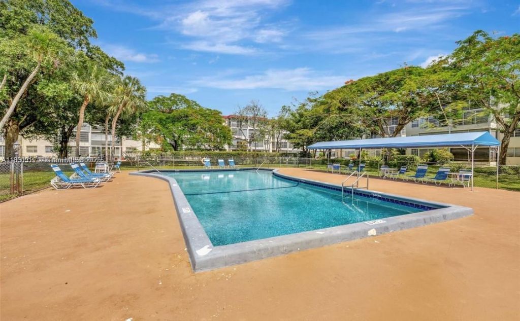 3001 NW 48th Ave, Unit 444, Lauderdale Lakes, FL 33313 Photo