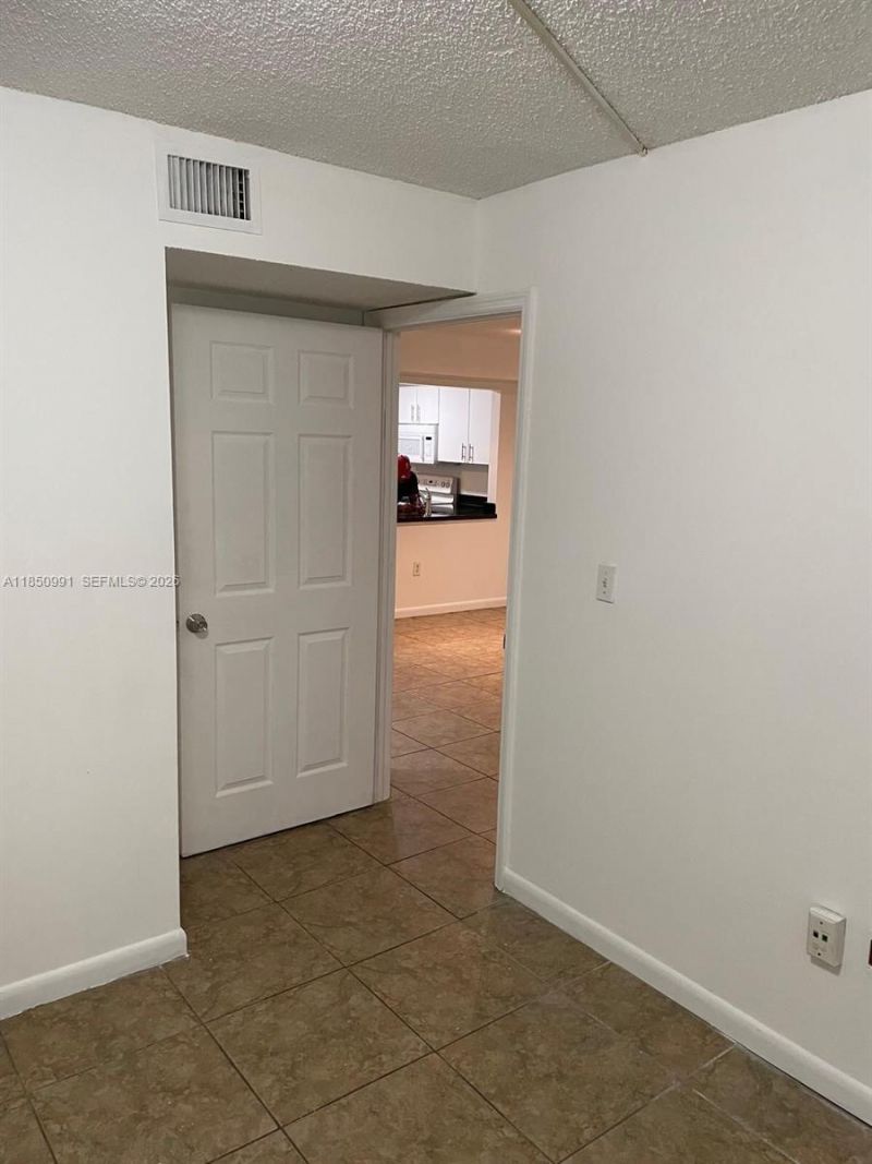 478 NE 210th Cir Ter, Unit 103-12, Miami, FL 33179 Photo