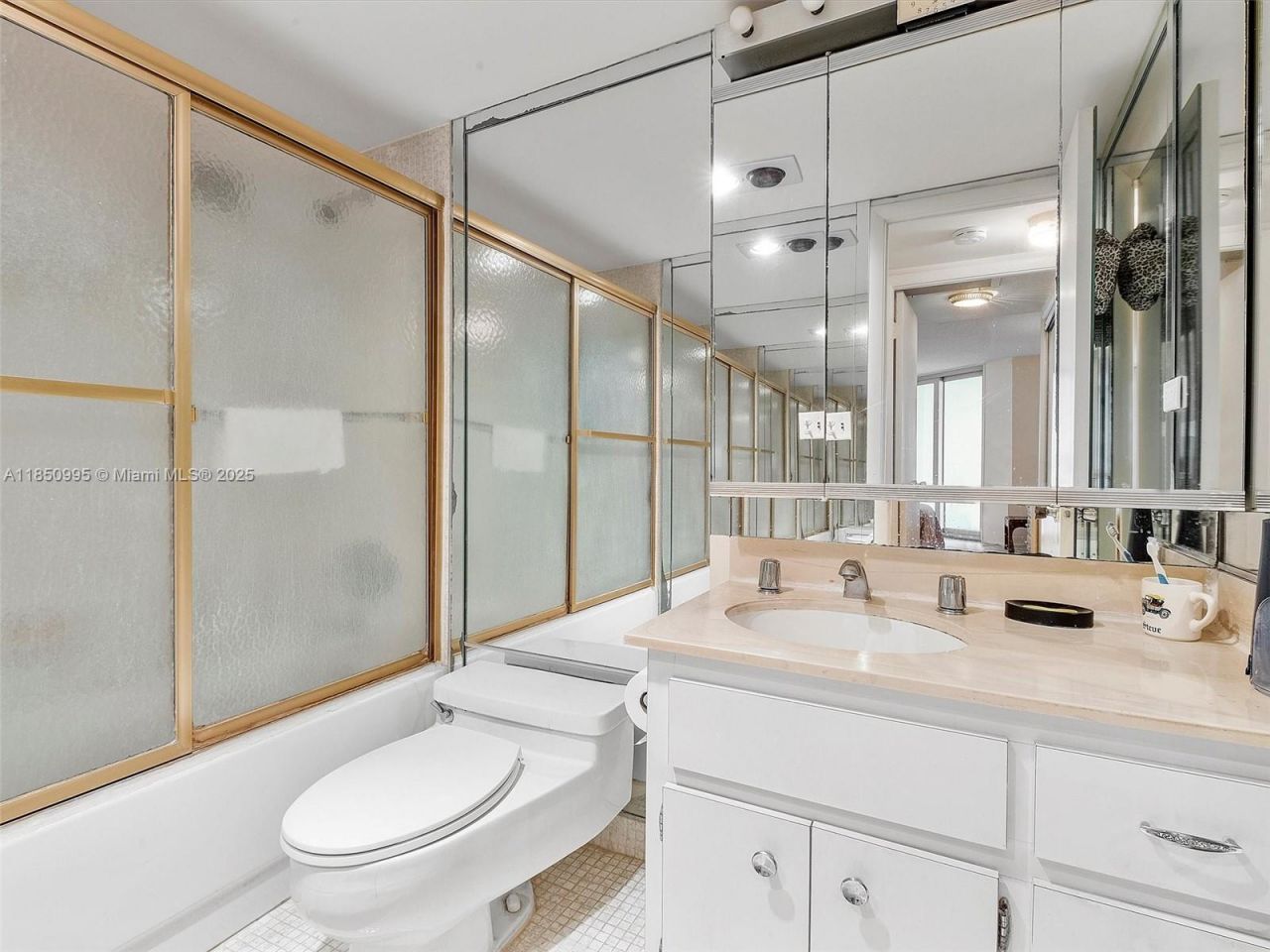 5555 Collins Ave, Unit 4S, Miami Beach, FL 33140 Photo