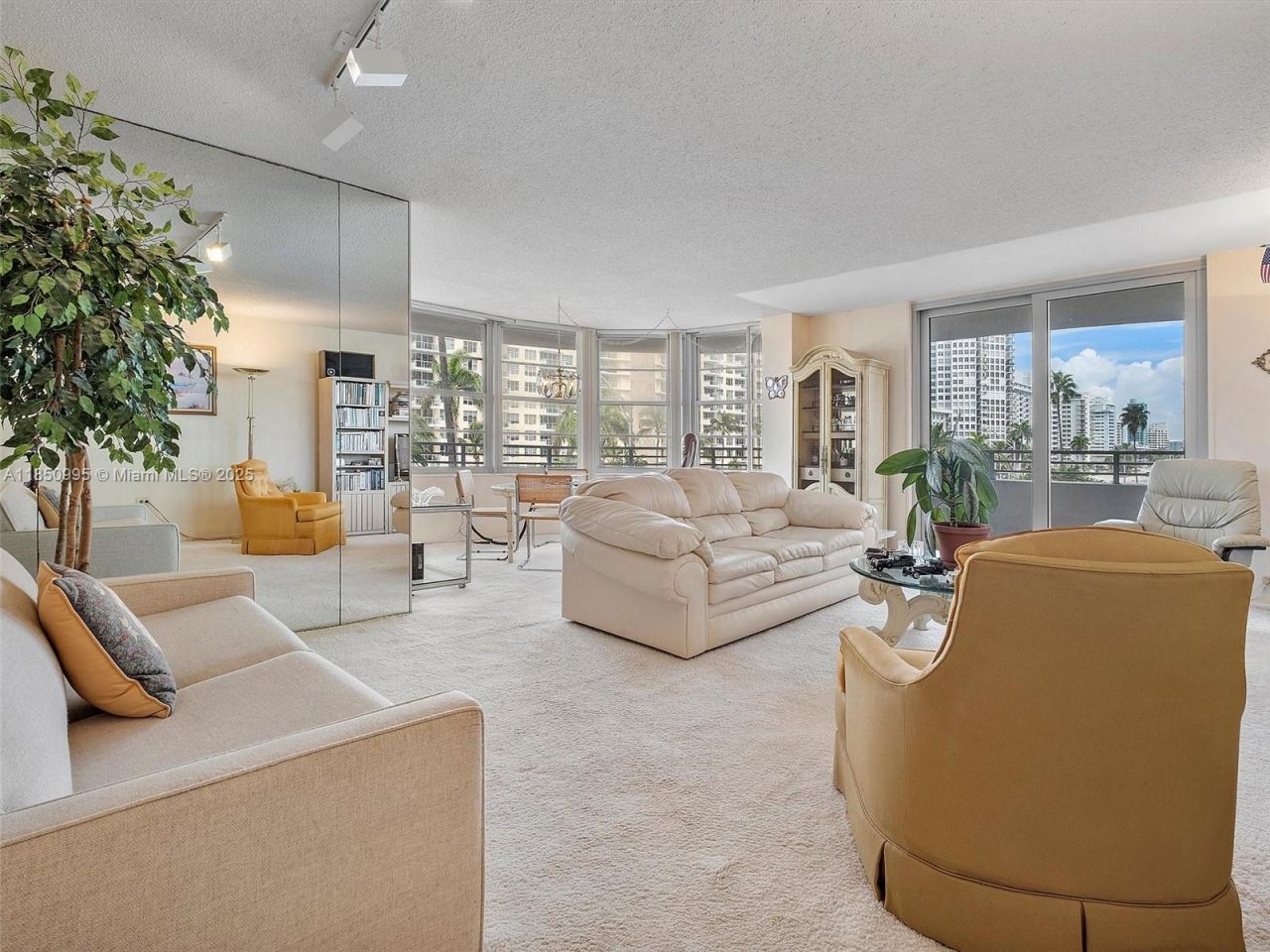 5555 Collins Ave, Unit 4S, Miami Beach, FL 33140 Photo