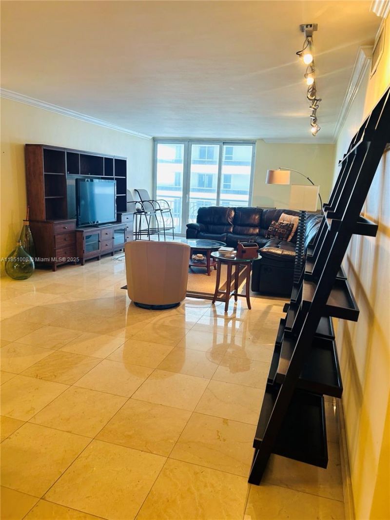 5825 Collins Ave, Unit 10H, Miami Beach, FL 33140 Photo