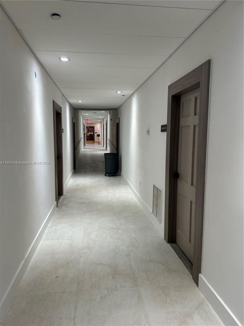 5825 Collins Ave, Unit 10H, Miami Beach, FL 33140 Photo