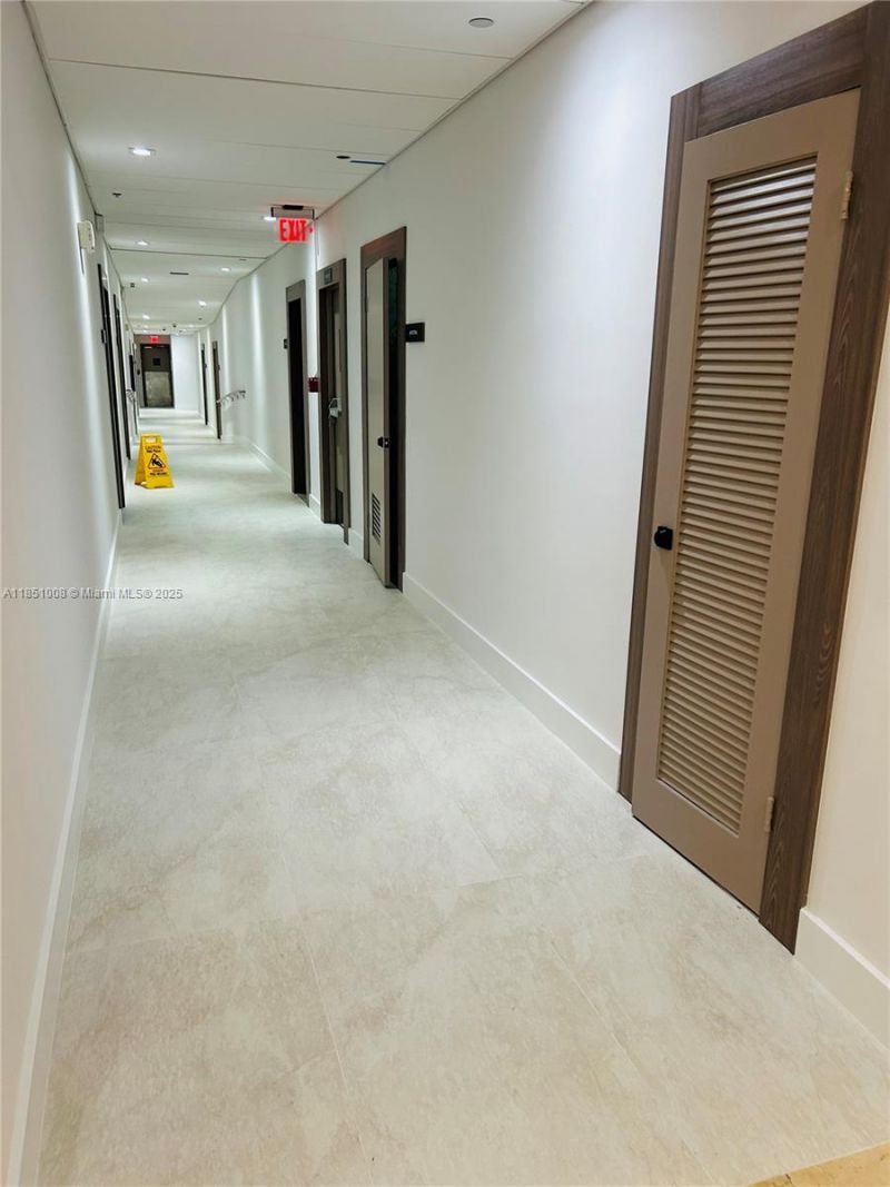5825 Collins Ave, Unit 10H, Miami Beach, FL 33140 Photo