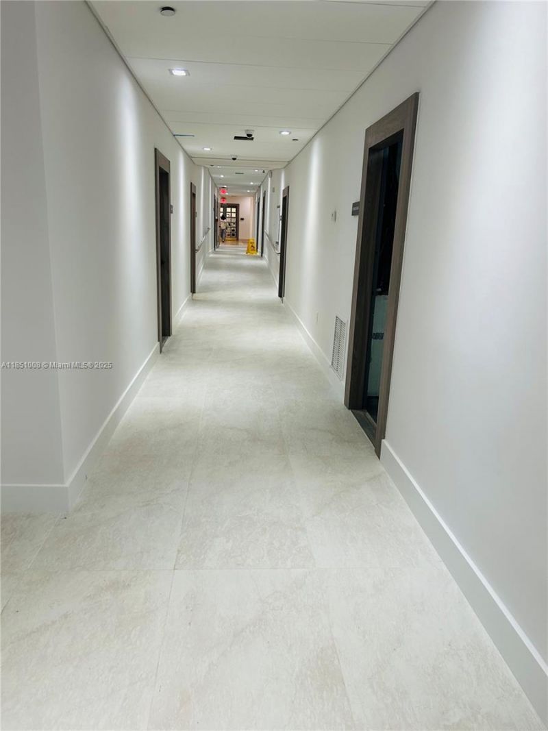 5825 Collins Ave, Unit 10H, Miami Beach, FL 33140 Photo