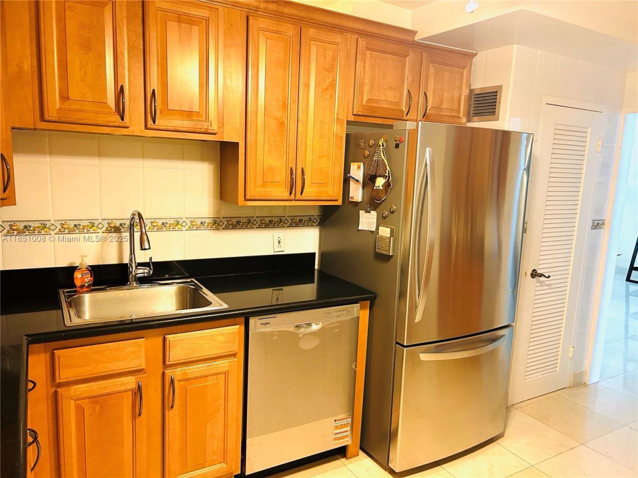 5825 Collins Ave, Unit 10H, Miami Beach, FL 33140 Photo