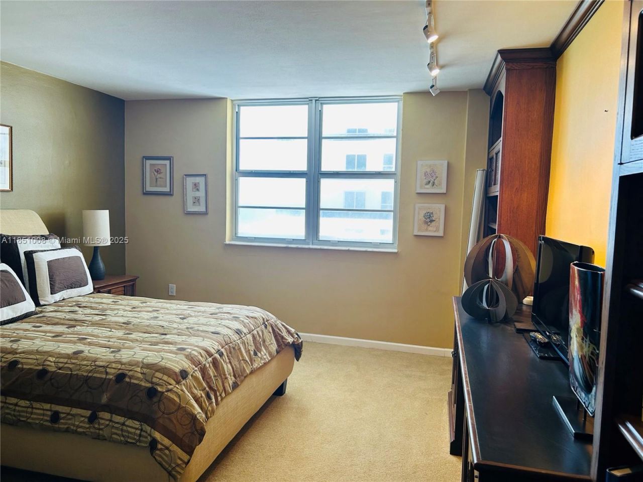 5825 Collins Ave, Unit 10H, Miami Beach, FL 33140 Photo