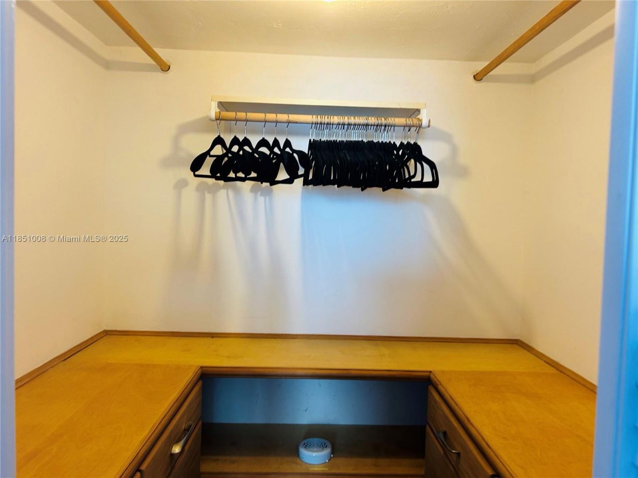 5825 Collins Ave, Unit 10H, Miami Beach, FL 33140 Photo