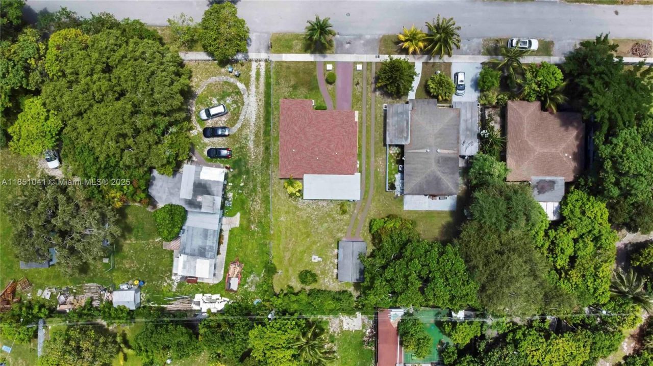 1545 NE 158th St, North Miami Beach, FL 33162 Photo