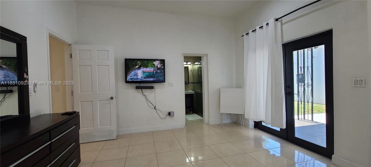 1721 SW 24th Ter, Miami, FL 33145 Photo