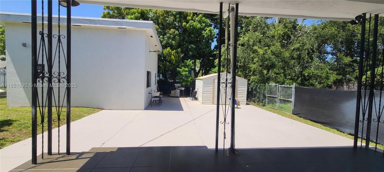 1721 SW 24th Ter, Miami, FL 33145 Photo