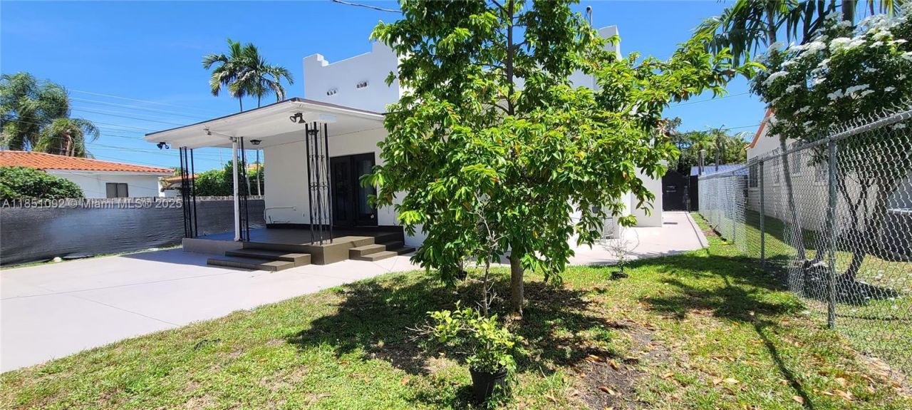 1721 SW 24th Ter, Miami, FL 33145 Photo