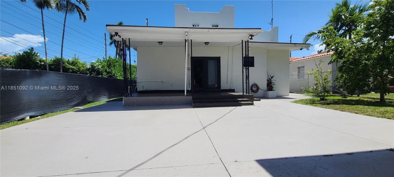 1721 SW 24th Ter, Miami, FL 33145 Photo